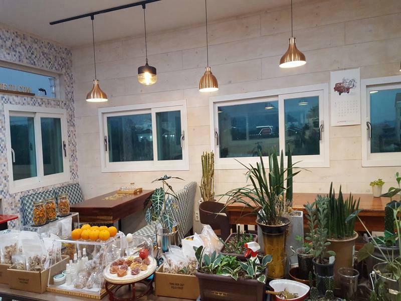 סאוגוויפו Wind Jeju Cafe & Pension מראה חיצוני תמונה