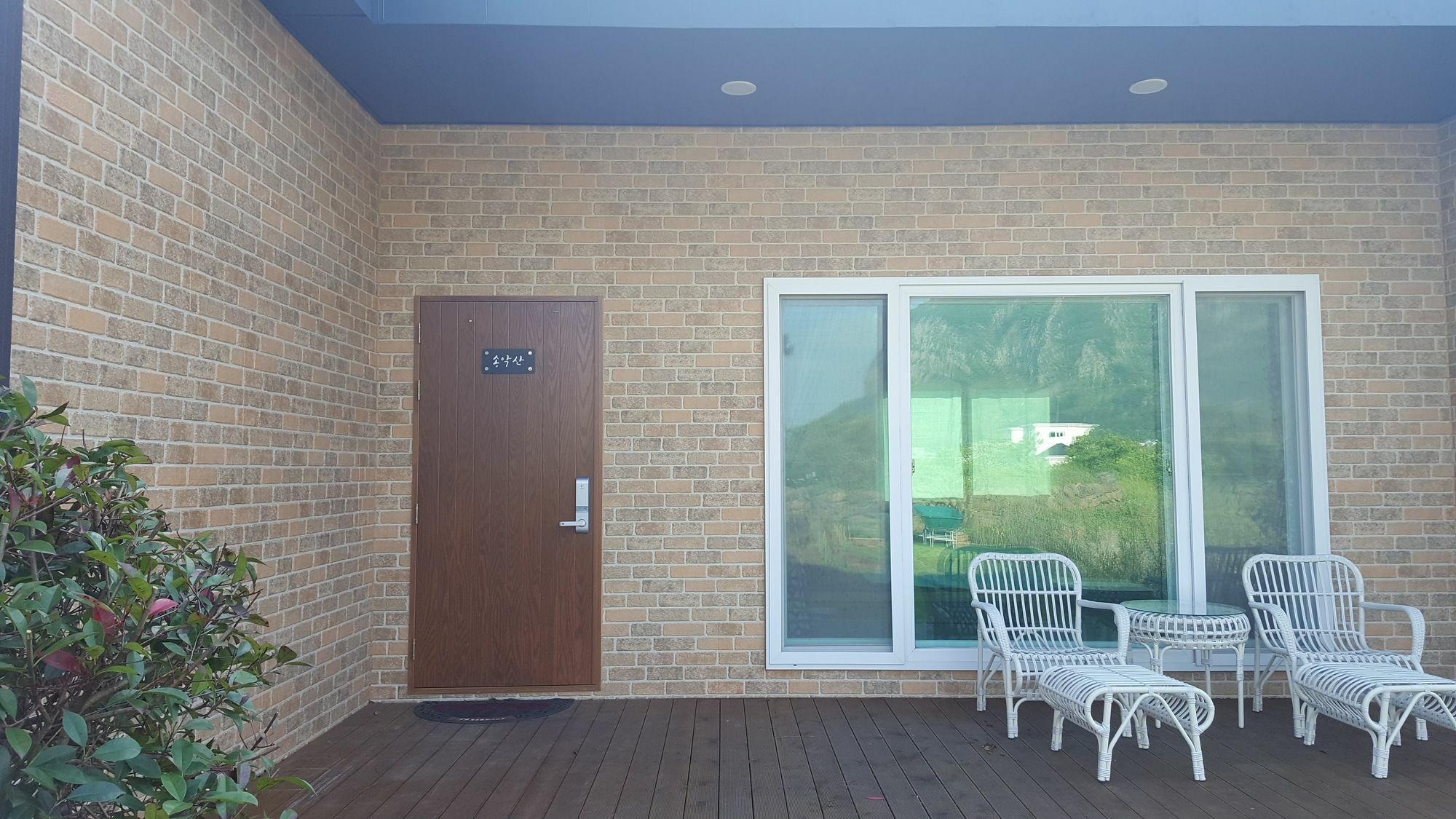 סאוגוויפו Wind Jeju Cafe & Pension מראה חיצוני תמונה