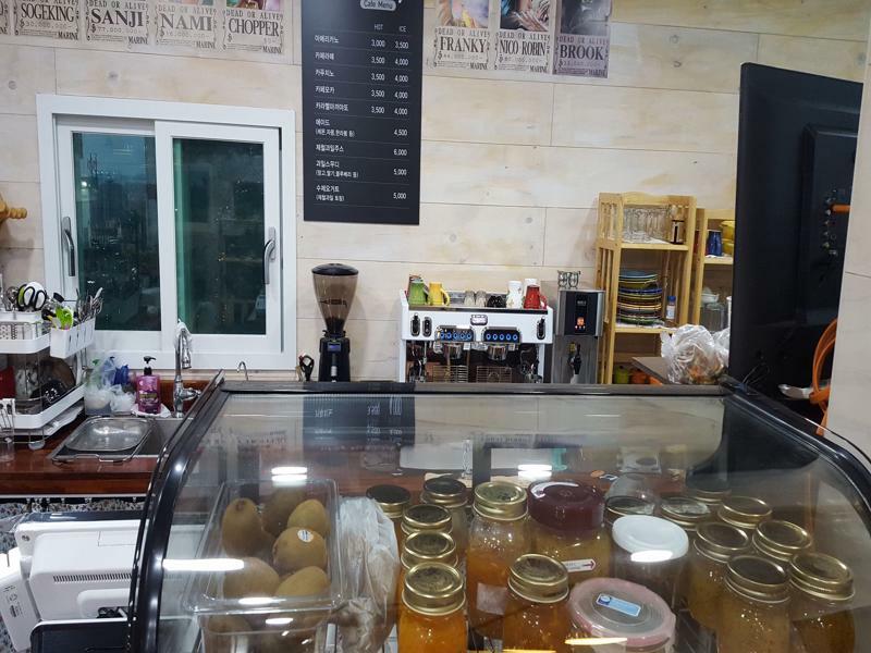 סאוגוויפו Wind Jeju Cafe & Pension מראה חיצוני תמונה