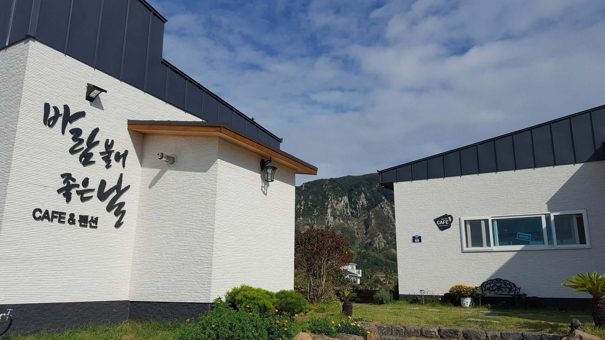 סאוגוויפו Wind Jeju Cafe & Pension מראה חיצוני תמונה
