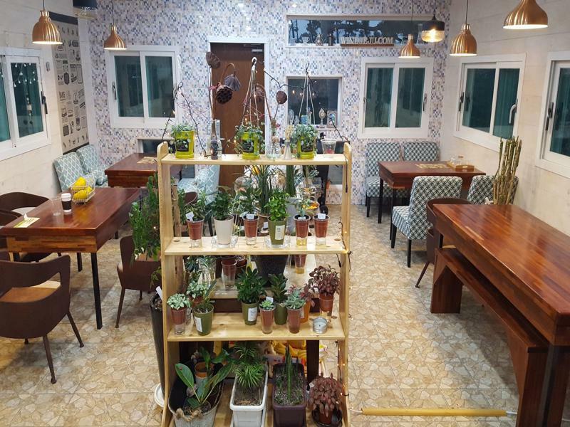סאוגוויפו Wind Jeju Cafe & Pension מראה חיצוני תמונה
